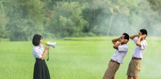 Dlaczego auto głośno chodzi?