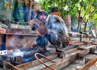 Czy spawarka inwertorowa można ładować akumulator?